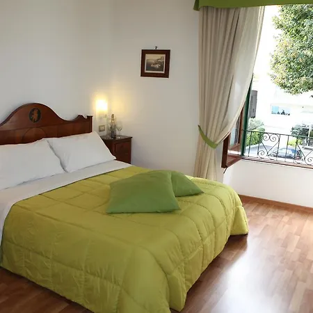 La Magnolia - Centre Готель Сорренто